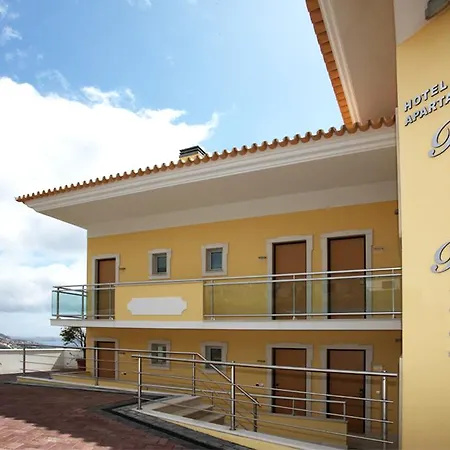 Lägenhetshotell Baia Brava 4*