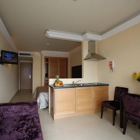 Aparthotel Baia Brava 4*